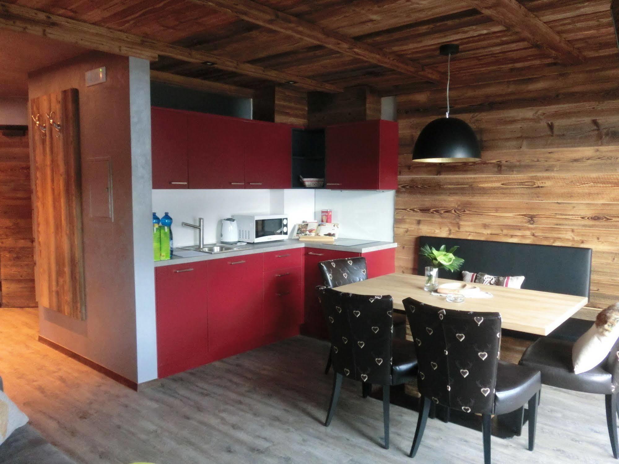 Chalet Stefan - Apartments Ла Виля Екстериор снимка